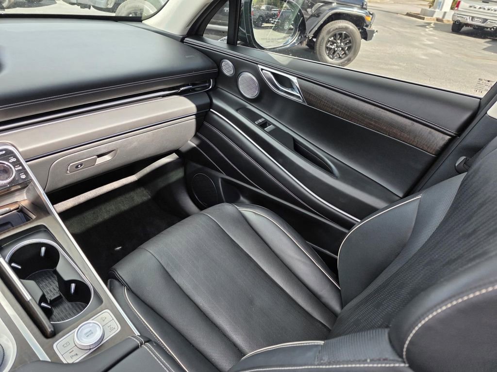 Used 2023 Genesis GV80 2.5T w/ Advanced Package image 30