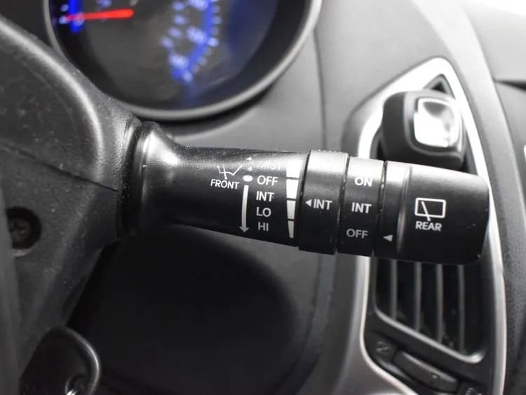 Used 2011 Hyundai Tucson GLS image 26