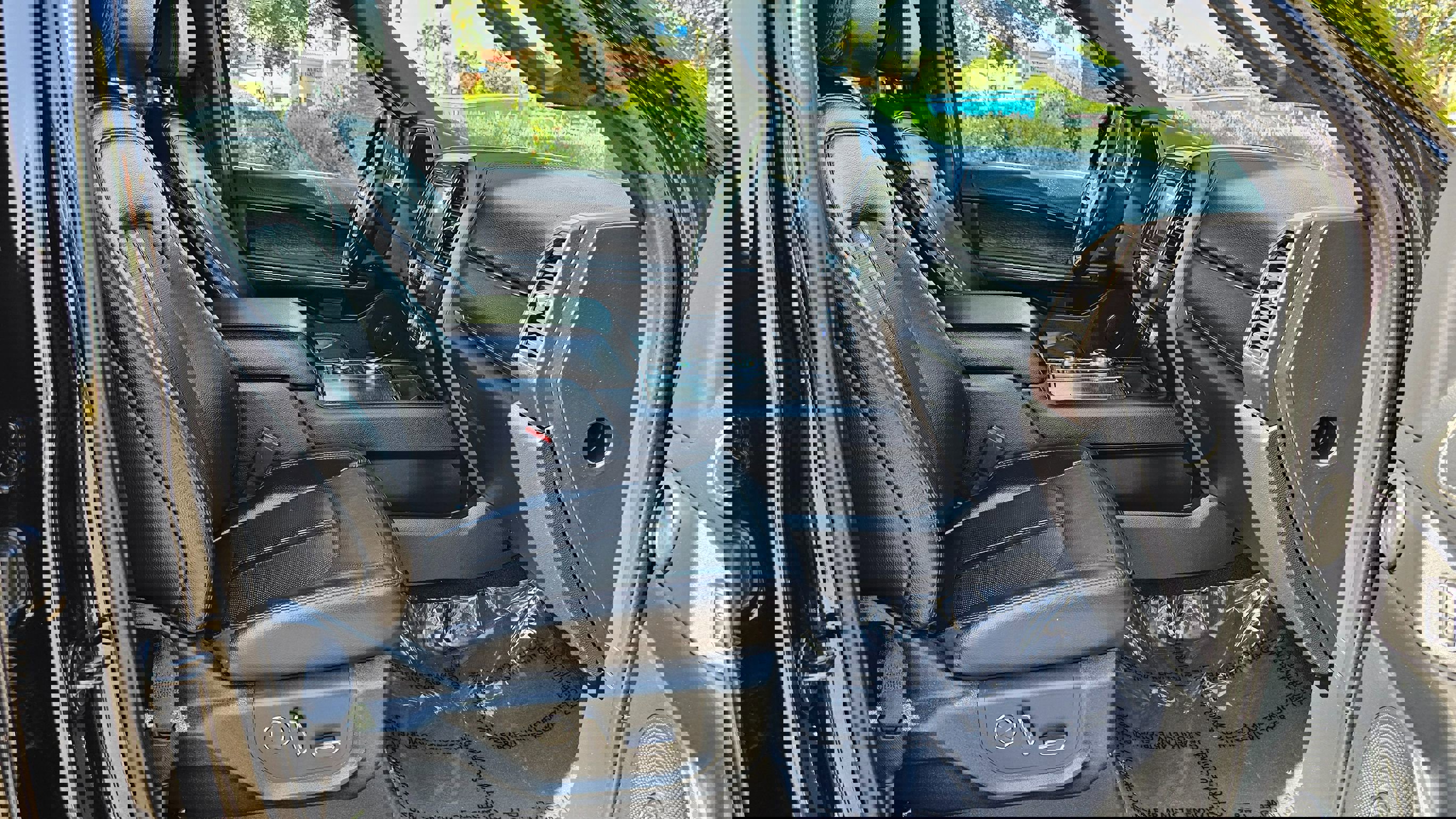 Used 2021 Ford Expedition Limited image 32