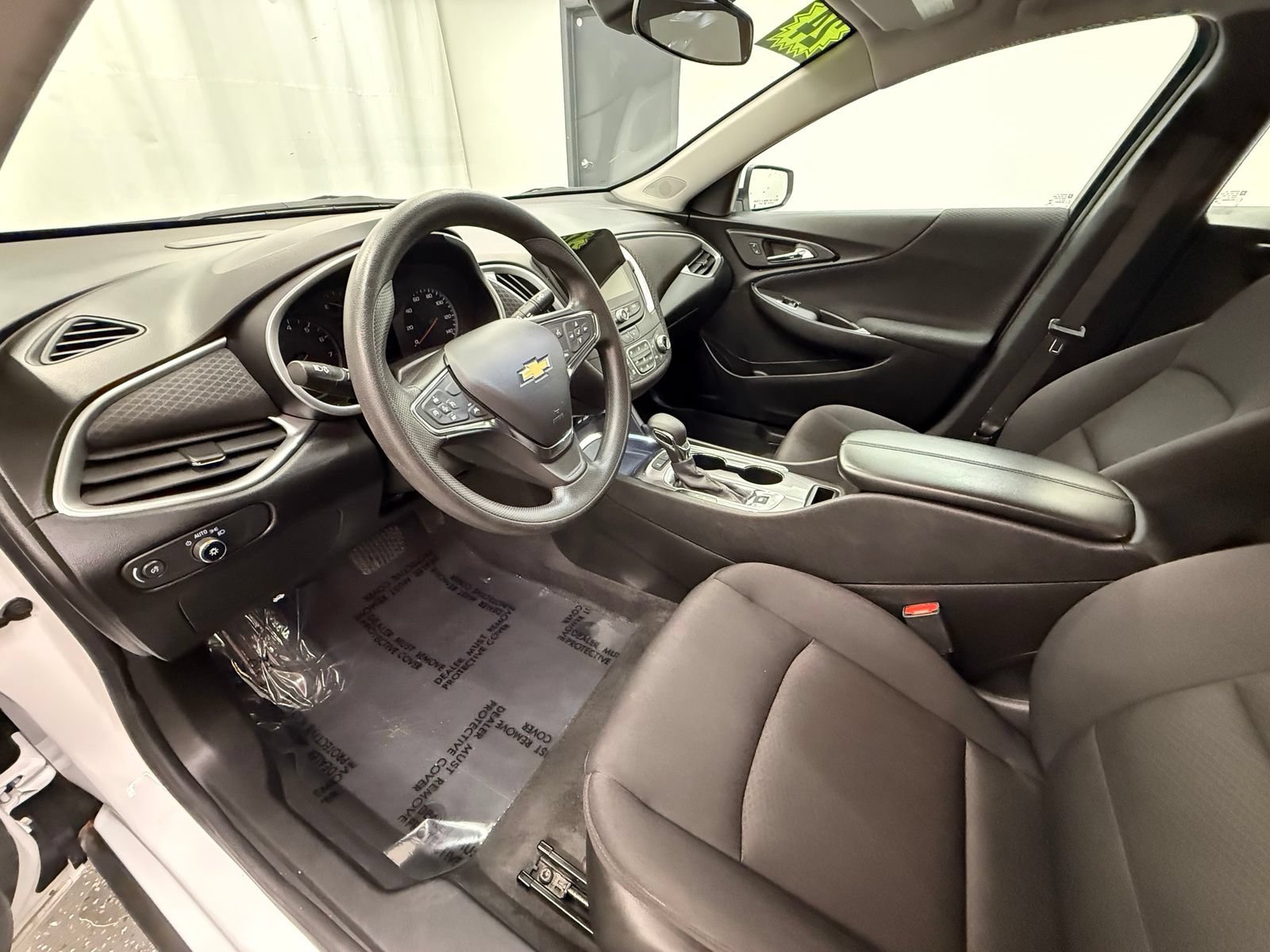 Used 2024 Chevrolet Malibu LT FWD image 11