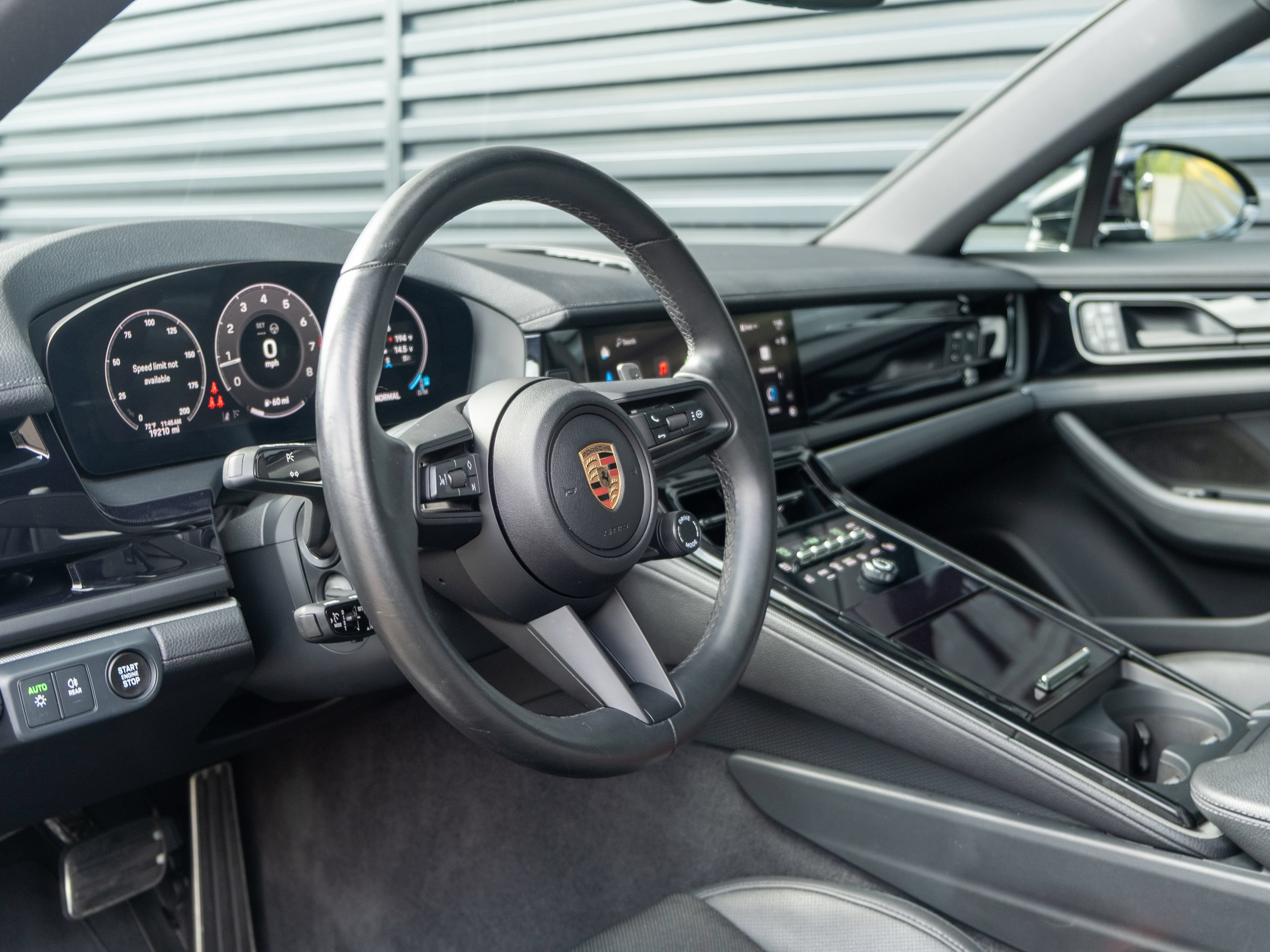 Certified 2025 Porsche Panamera 4 w/ Premium Package AWD/4WD image 4