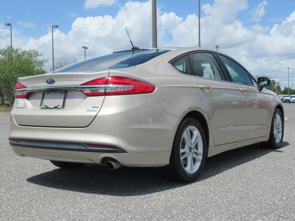 Used 2018 Ford Fusion SE image 7
