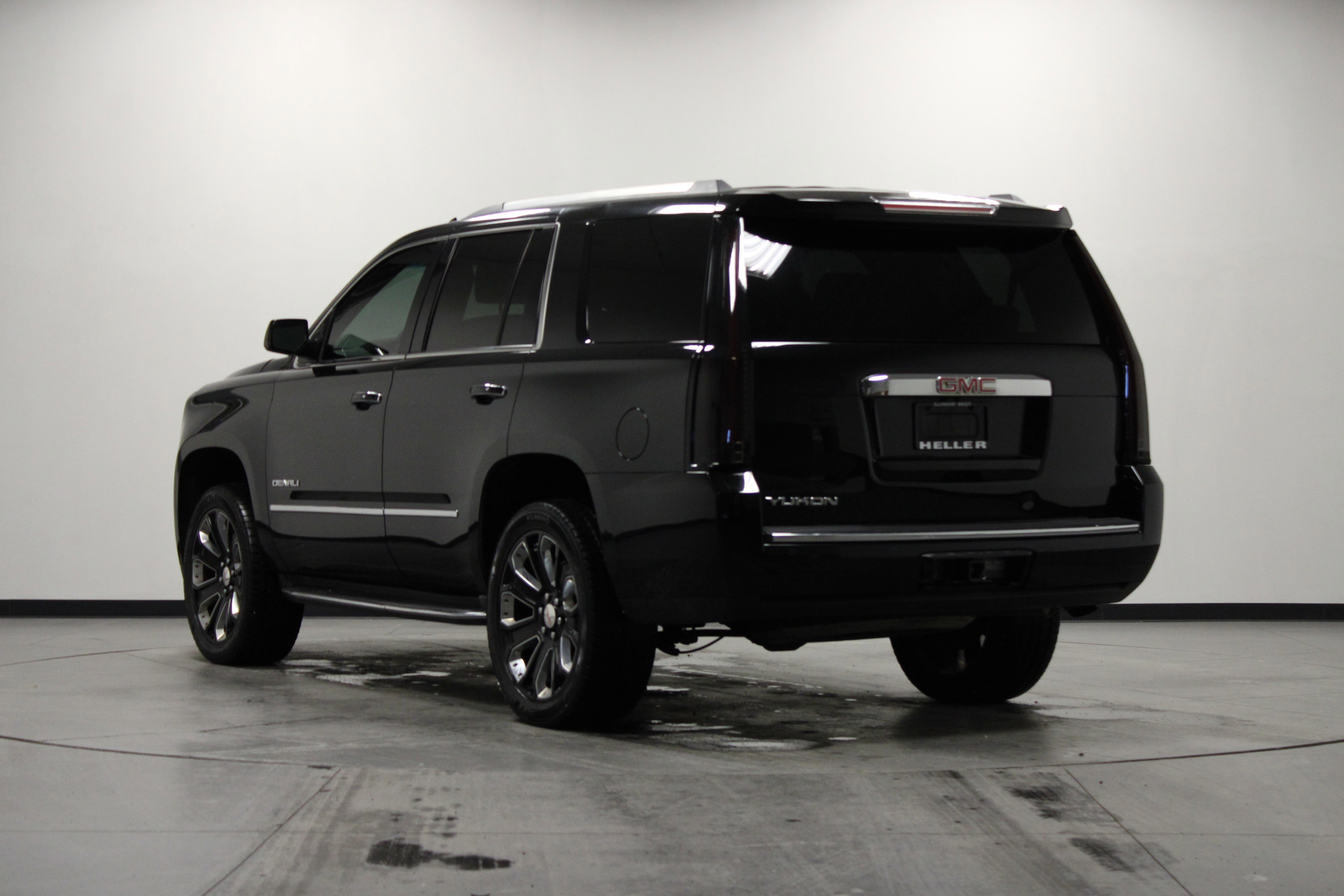 Used 2017 GMC Yukon Denali w/ Open Road Package image 6