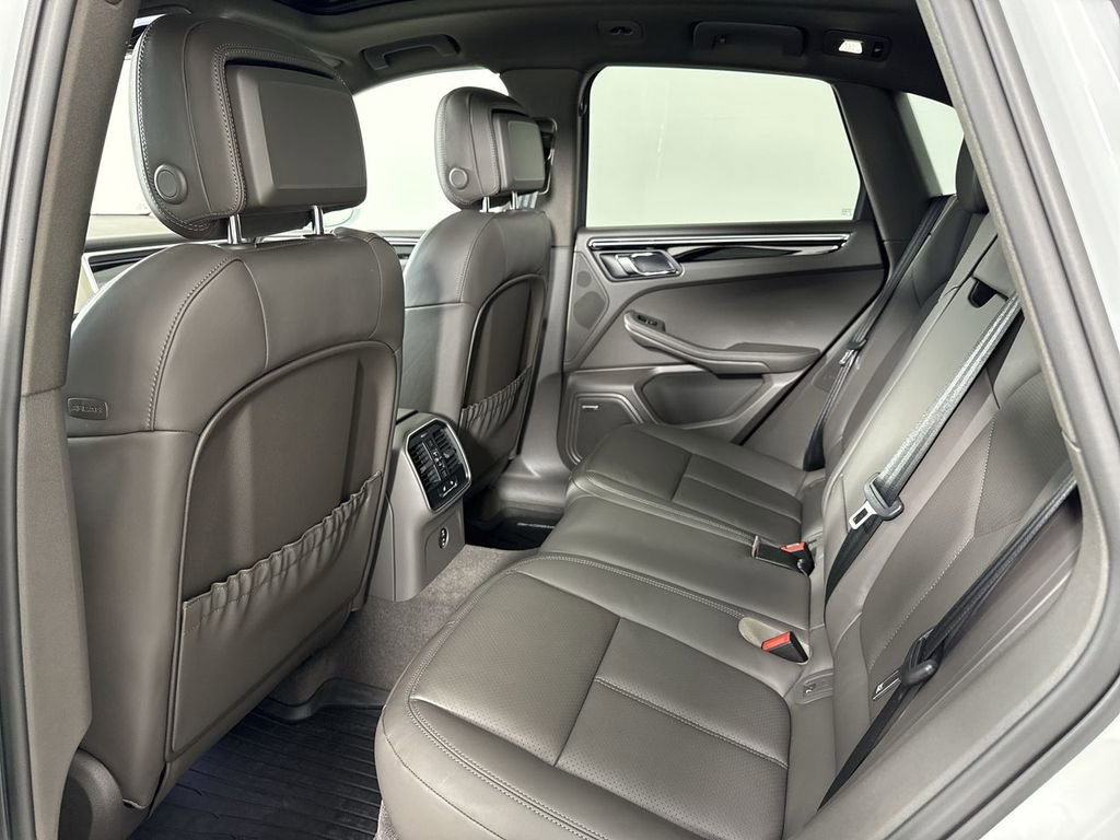 New 2026 Porsche Macan AWD/4WD image 26