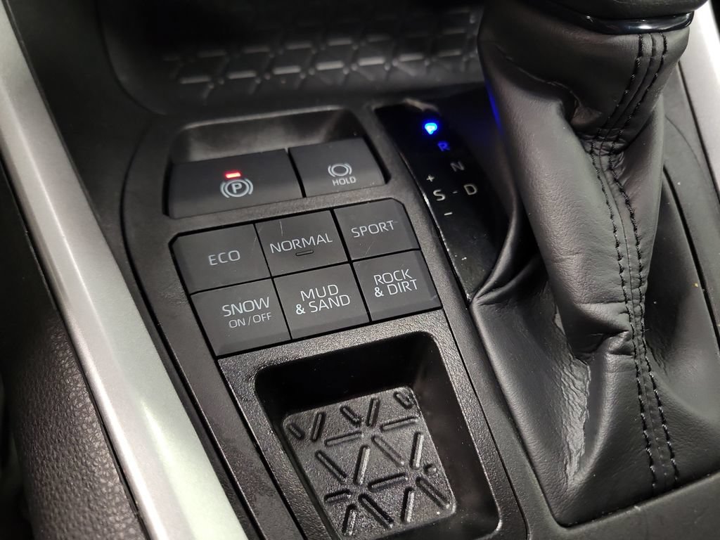 Used 2023 Toyota RAV4 LE AWD/4WD image 20