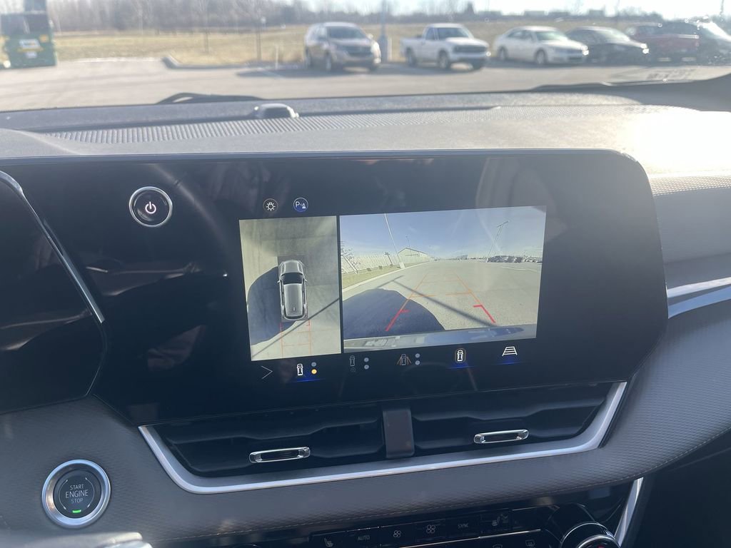 Used 2025 Chevrolet Equinox LT w/ Convenience Package II image 27