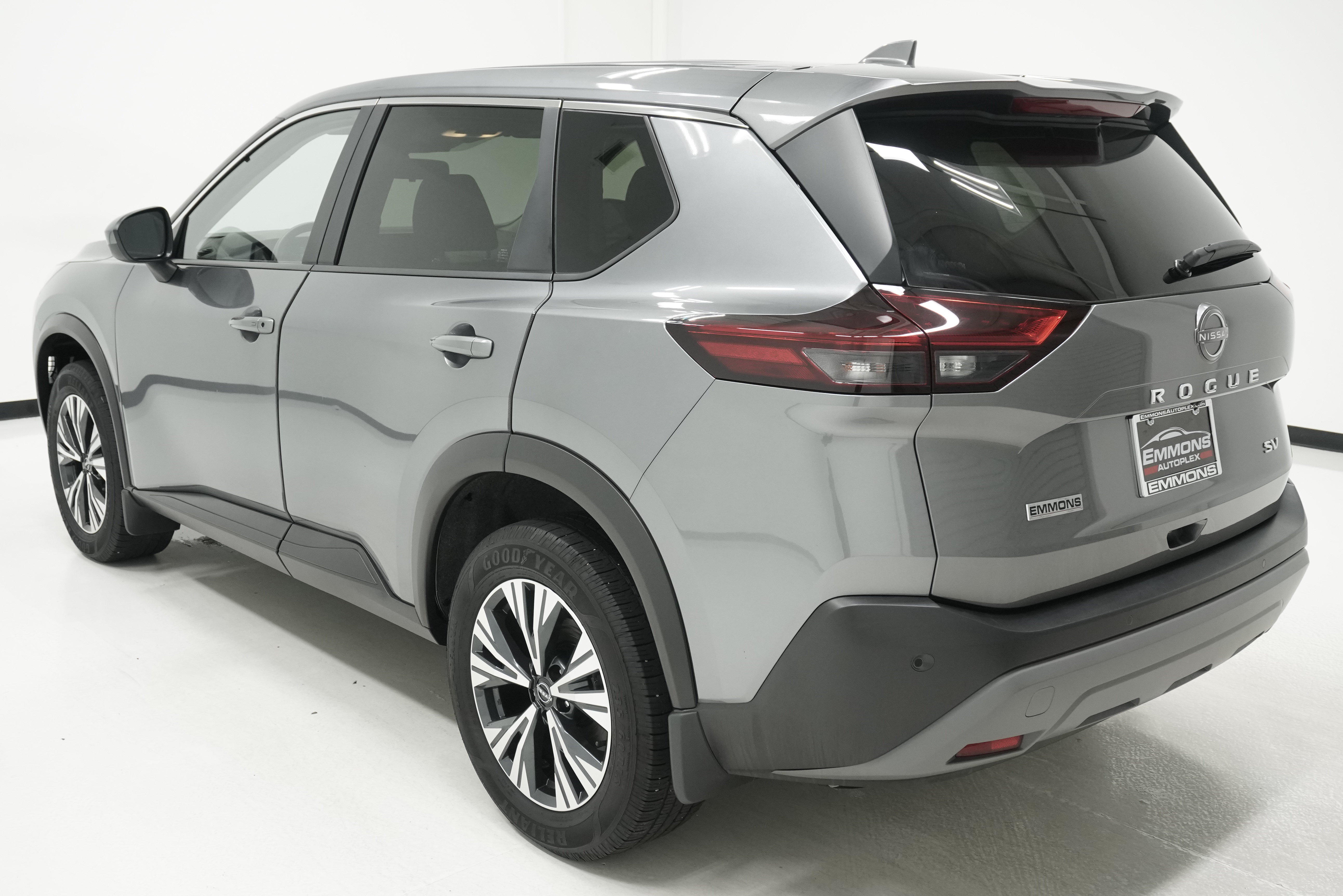 Used 2023 Nissan Rogue SV FWD image 6