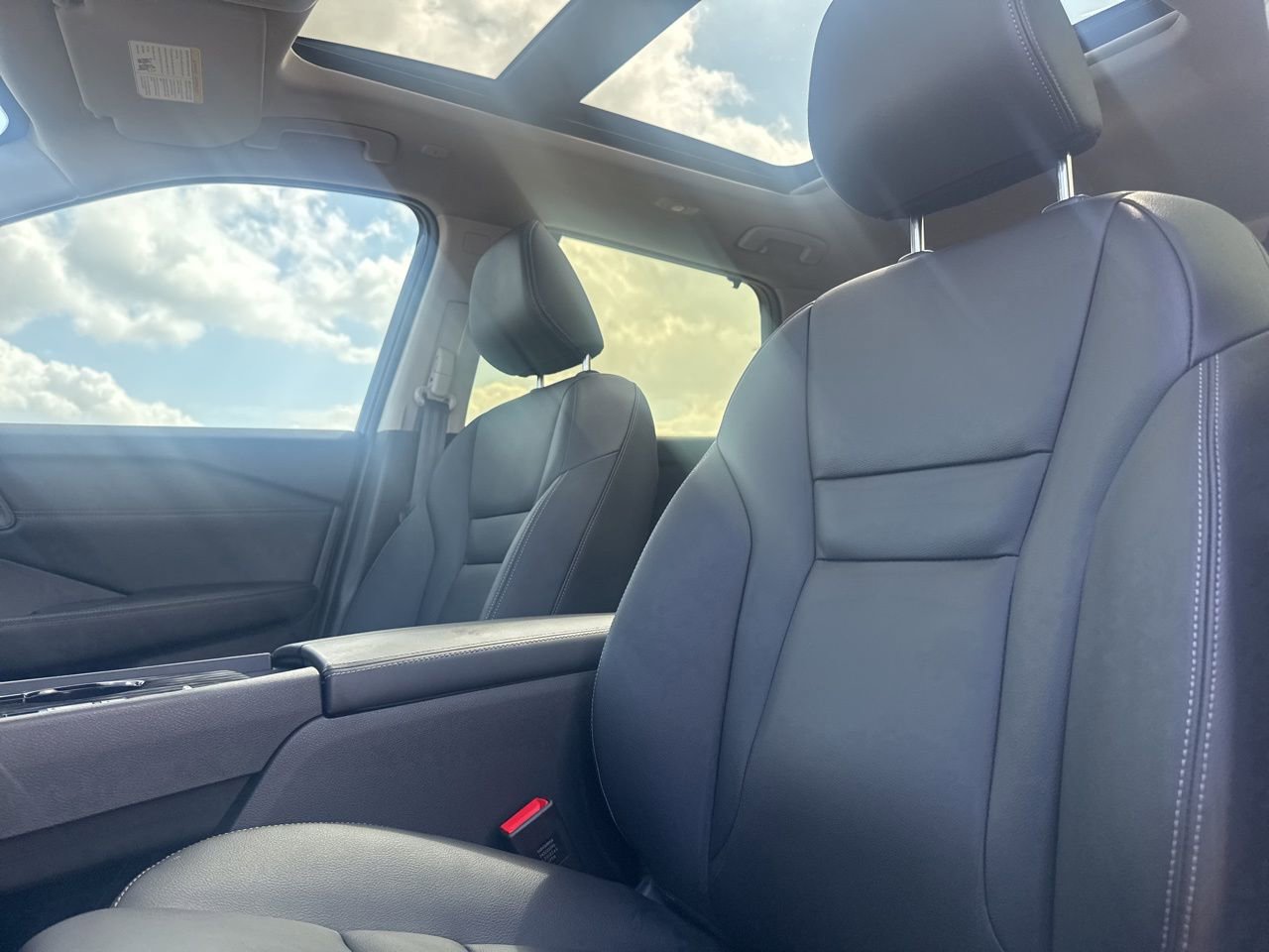 Certified 2025 Nissan Rogue SL w/ SL Premium Package image 41