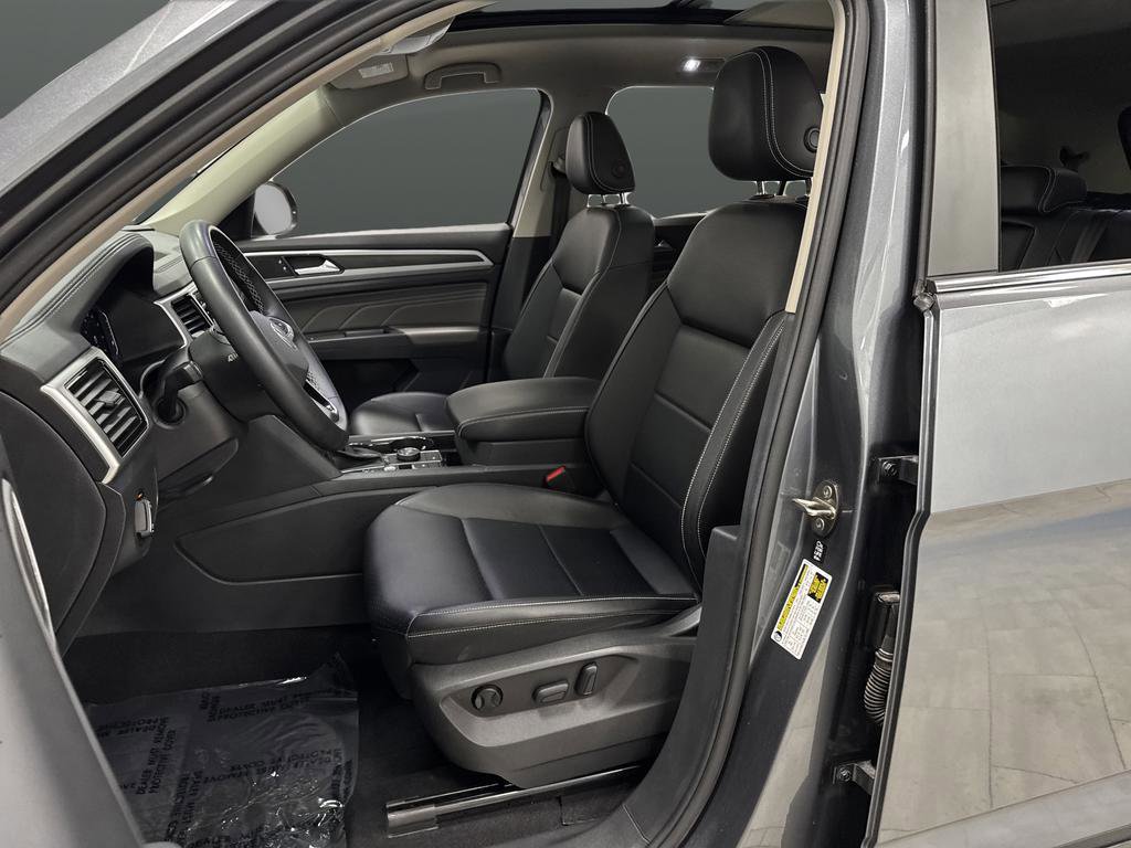 Used 2023 Volkswagen Atlas SE w/ Panoramic Sunroof Package image 4