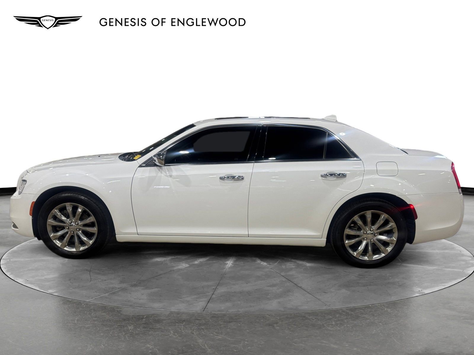 Used 2019 Chrysler 300 Limited w/ Light Group image 13