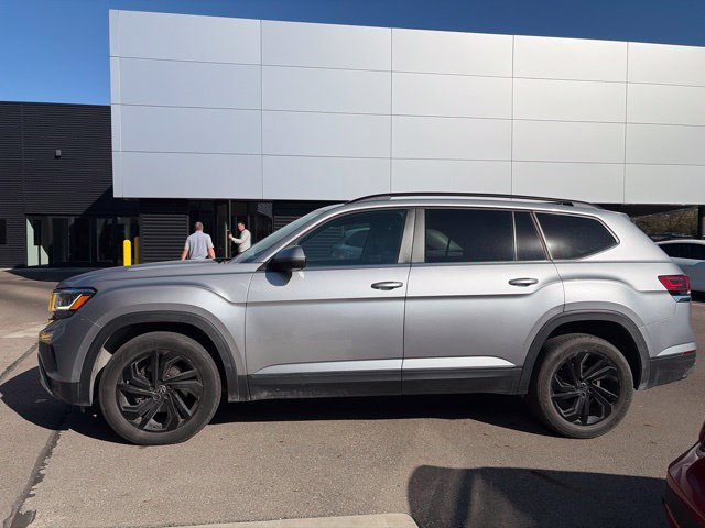 Used 2022 Volkswagen Atlas SE w/ Panoramic Sunroof Package AWD/4WD image 7