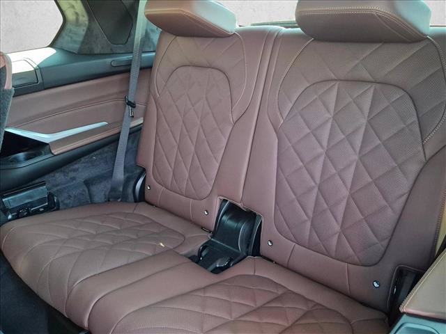 New 2027 BMW X7 xDrive40i w/ M Sport Package AWD/4WD image 18