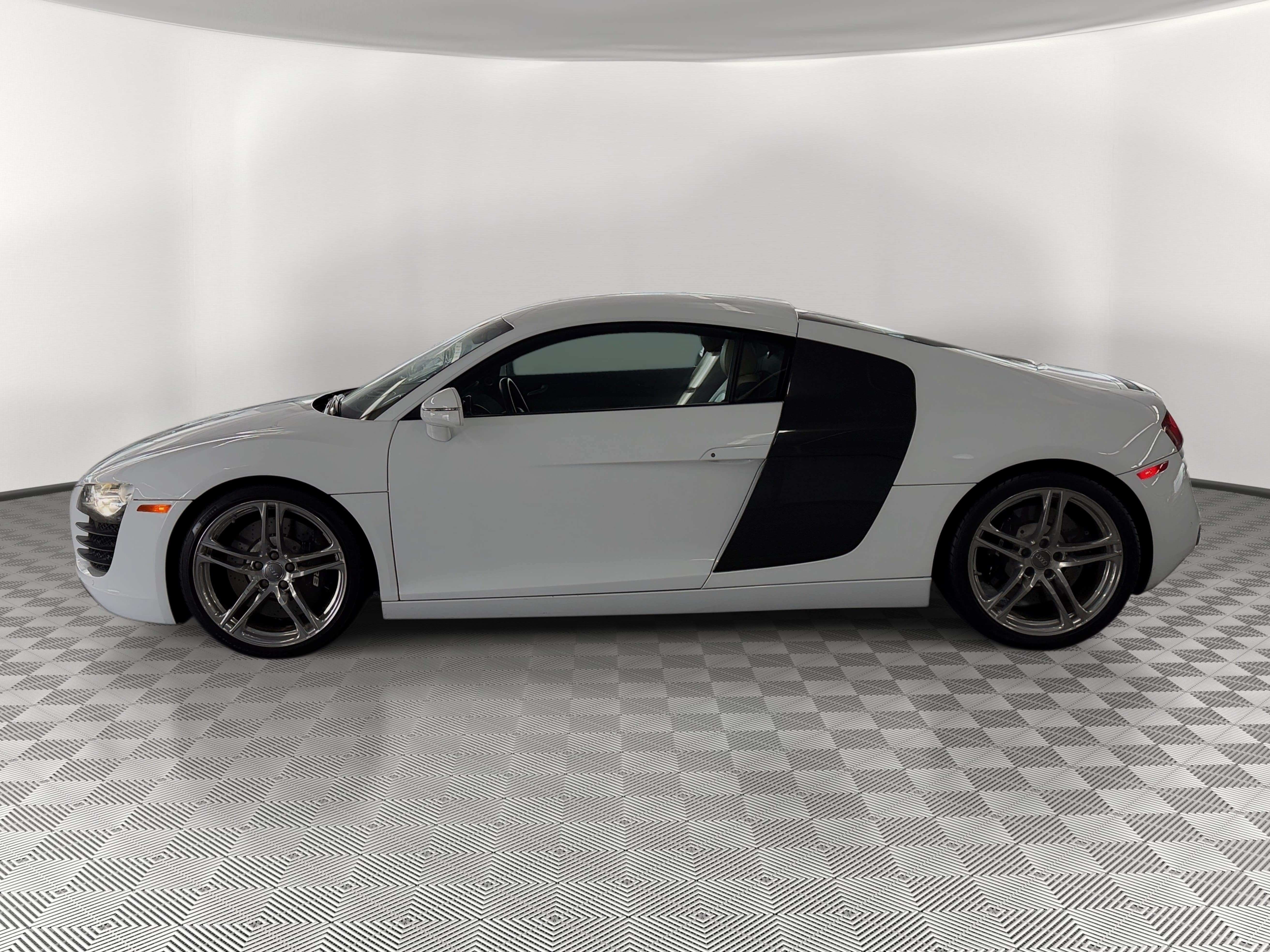 Used 2009 Audi R8 V8 AWD/4WD image 2