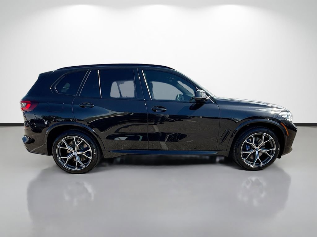 Used 2021 BMW X5 xDrive40i w/ M Sport Package image 2