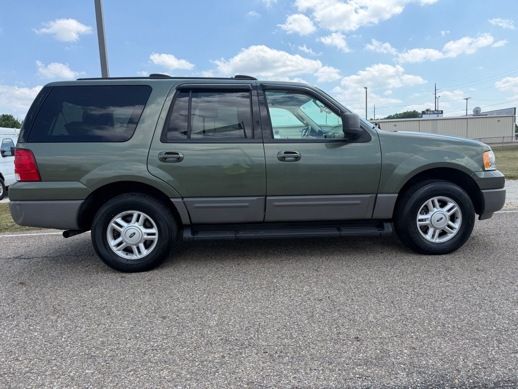 Used 2003 Ford Expedition XLT AWD/4WD image 22