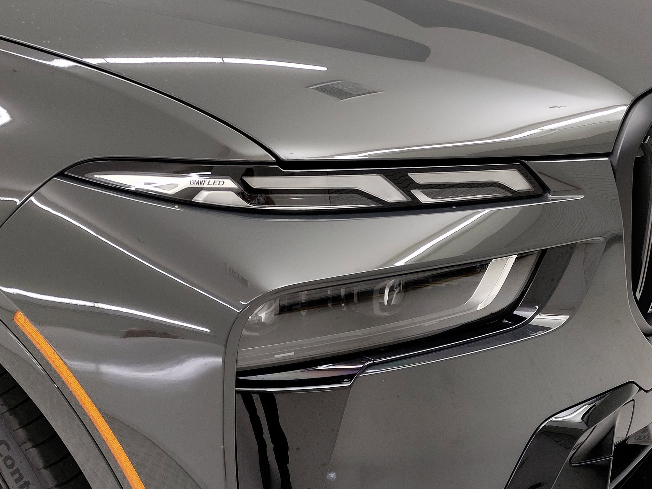 New 2026 BMW X7 M60i image 3
