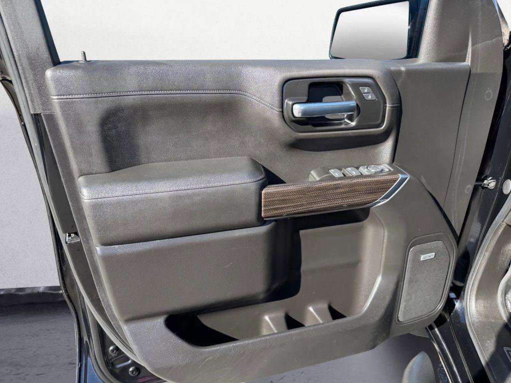 Used 2020 Chevrolet Silverado 1500 LT Trail Boss w/ Midnight Edition image 14