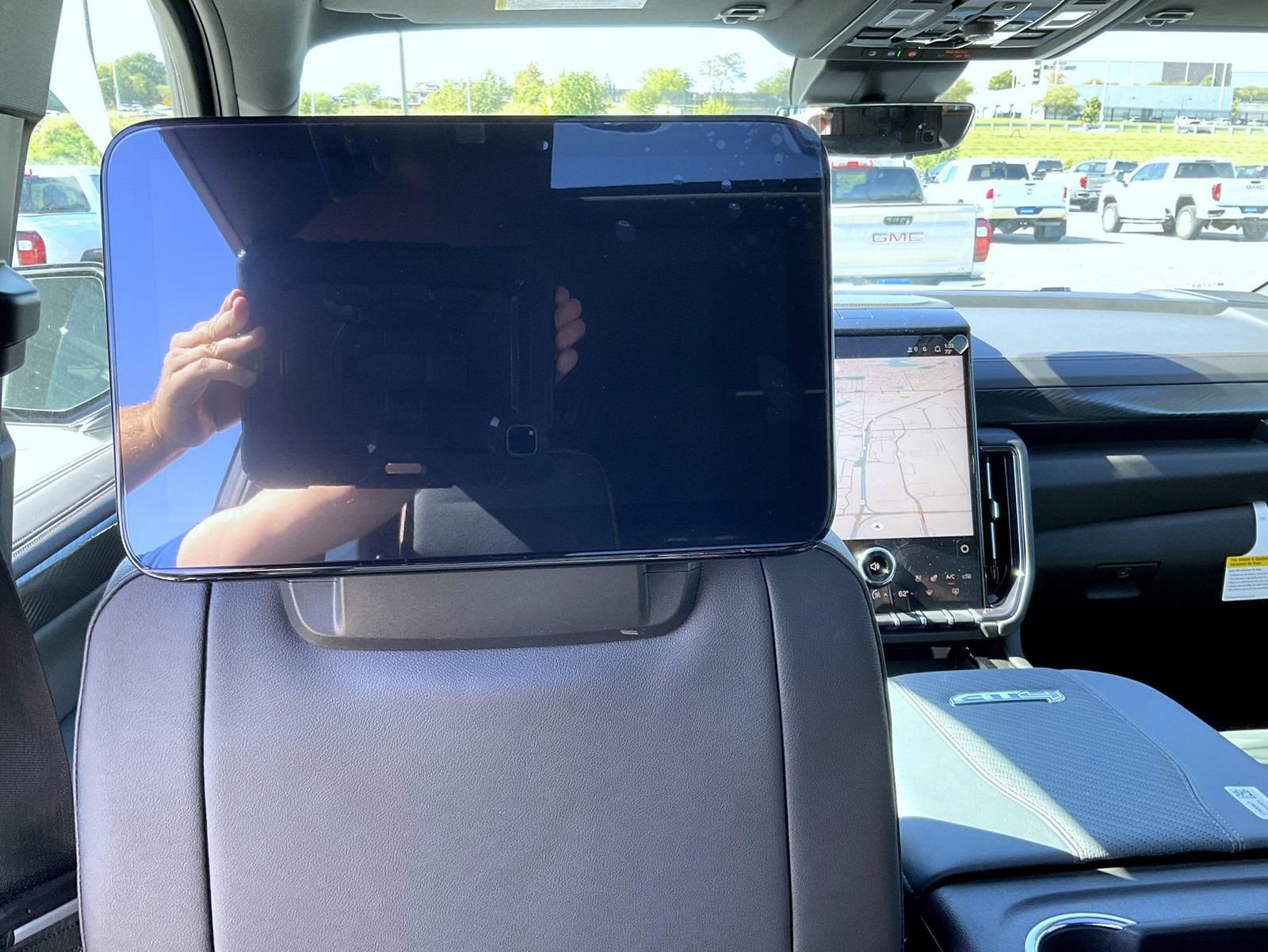 New 2026 GMC Yukon XL AT4 w/ AT4 Premium Plus Package image 21