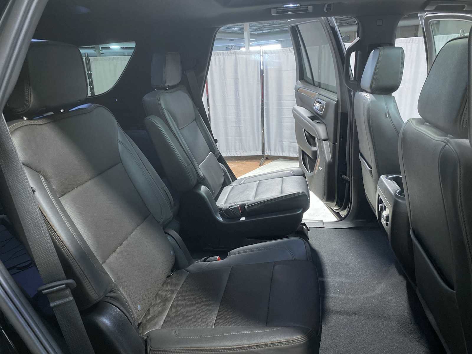 Used 2023 Chevrolet Tahoe High Country image 13