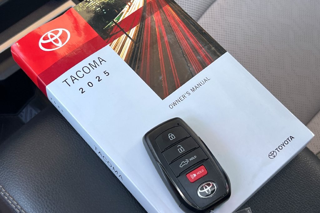 Certified 2025 Toyota Tacoma Limited AWD/4WD image 12