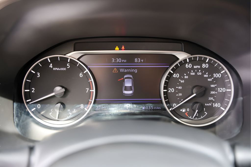 Used 2023 Nissan Altima 2.5 SR w/ SR Premium Package FWD image 14