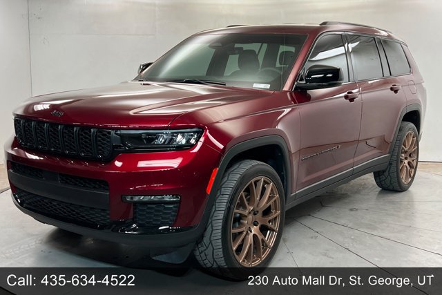 Used 2025 Jeep Grand Cherokee L Limited w/ Black Appearance Package AWD/4WD image 1