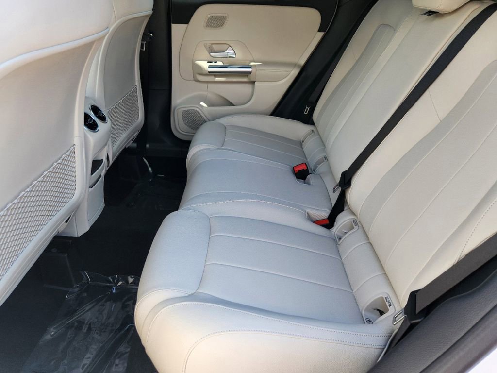 New 2025 Mercedes-Benz GLA 250 4MATIC image 12