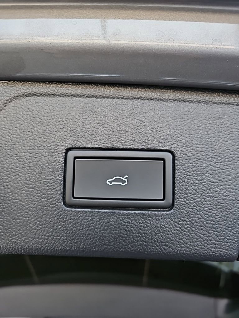 New 2026 Volkswagen Atlas SE image 22