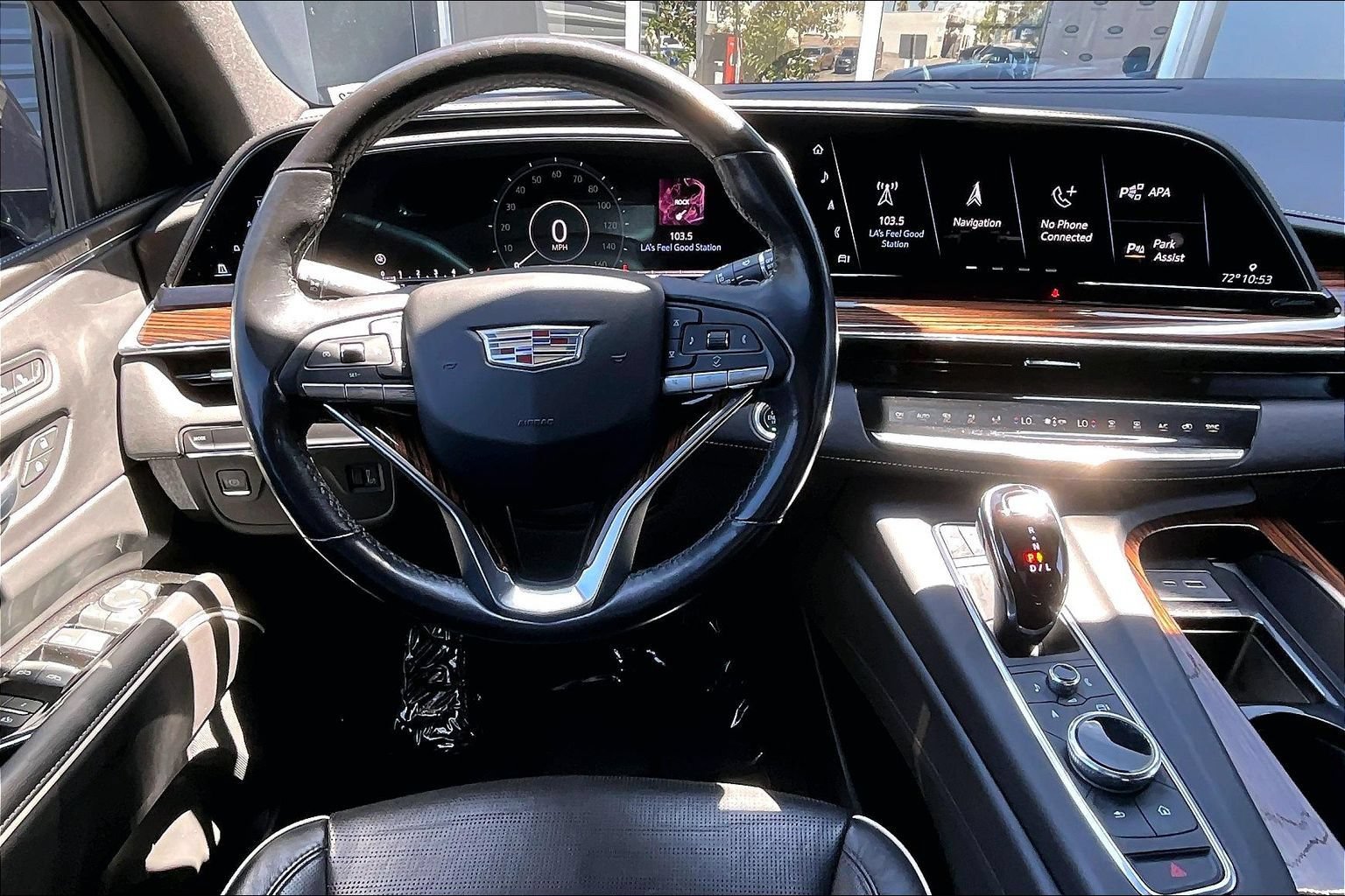 Used 2021 Cadillac Escalade Premium Luxury RWD image 3