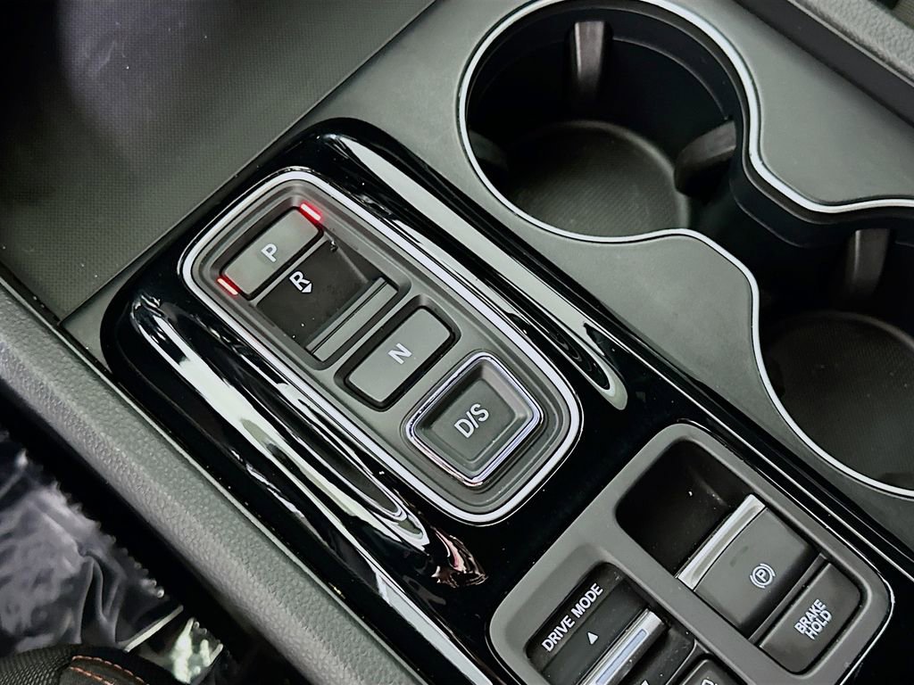 Used 2025 Honda Pilot Sport image 29