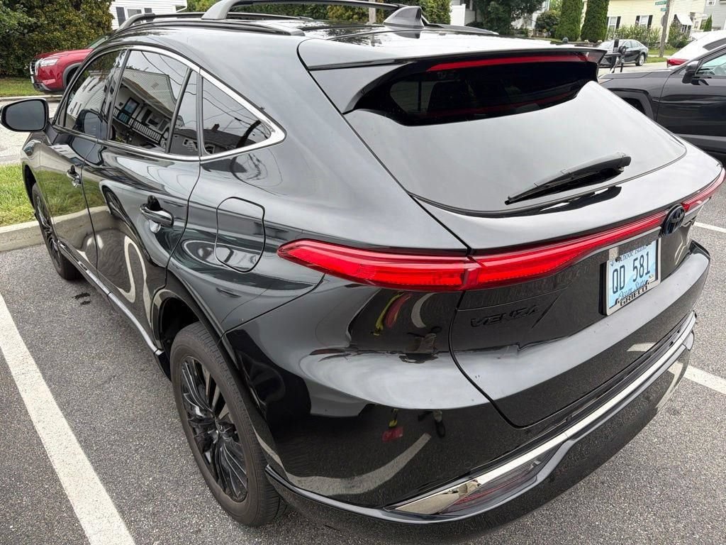 Used 2024 Toyota Venza Nightshade AWD/4WD image 4