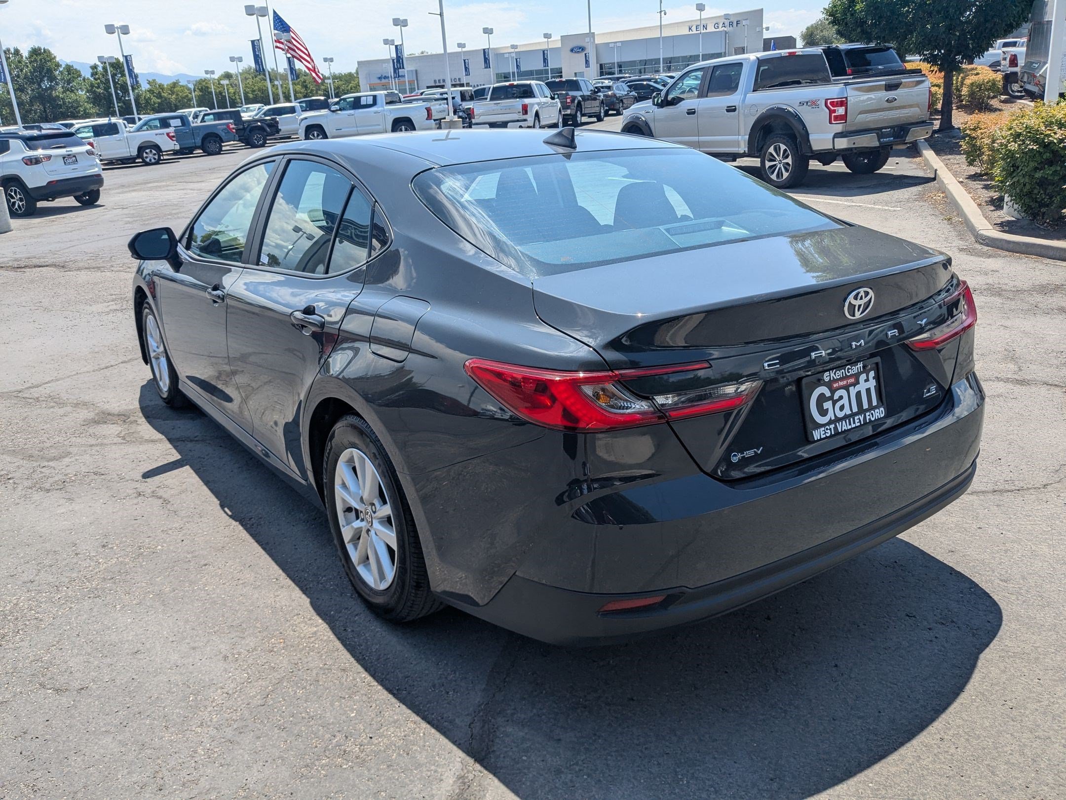 Used 2025 Toyota Camry LE FWD image 8
