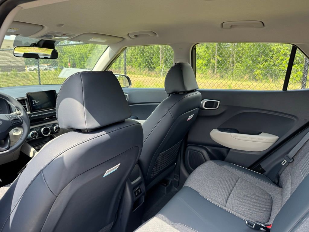 Certified 2025 Hyundai Venue Limited image 19