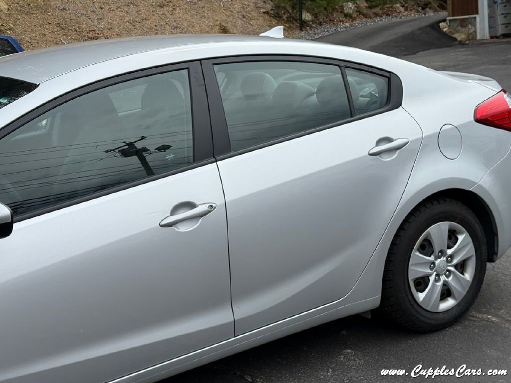 Used 2015 Kia Forte LX image 36