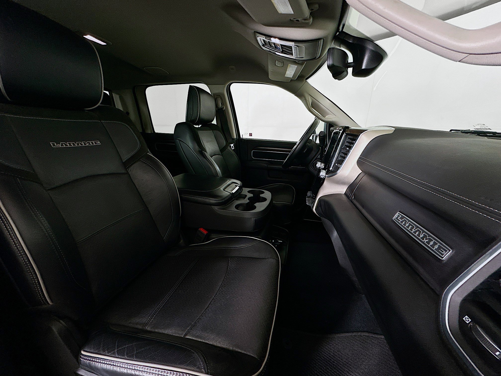 Used 2024 RAM 2500 Laramie image 32