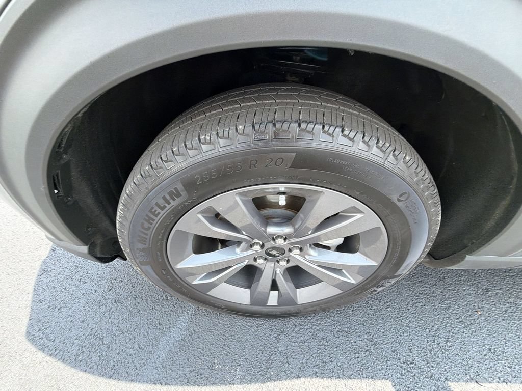 Used 2025 Ford Explorer Active w/ Active Comfort Package AWD/4WD image 18