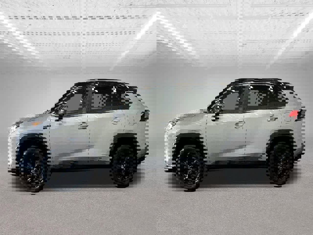 Used 2019 Toyota RAV4 XSE image 2