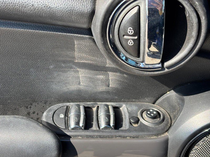 Used 2020 MINI Cooper 4-Door Hardtop image 17