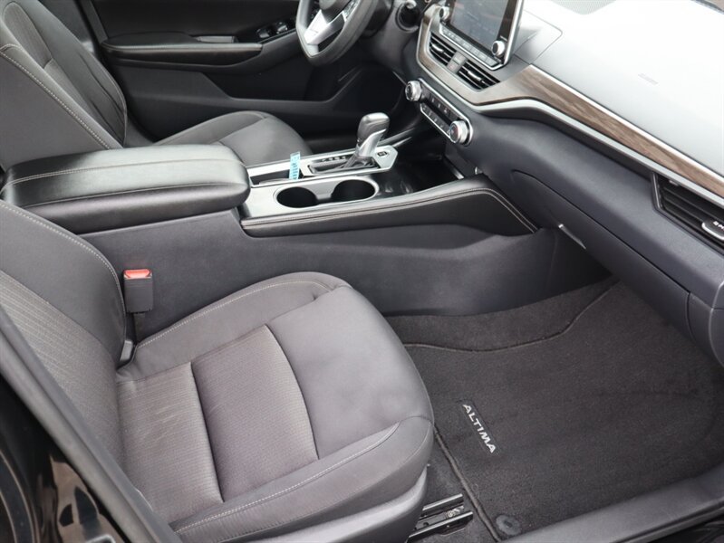 Used 2023 Nissan Altima 2.5 SV FWD image 9