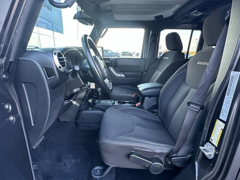Used 2017 Jeep Wrangler Unlimited Sahara w/ Connectivity Group image 7
