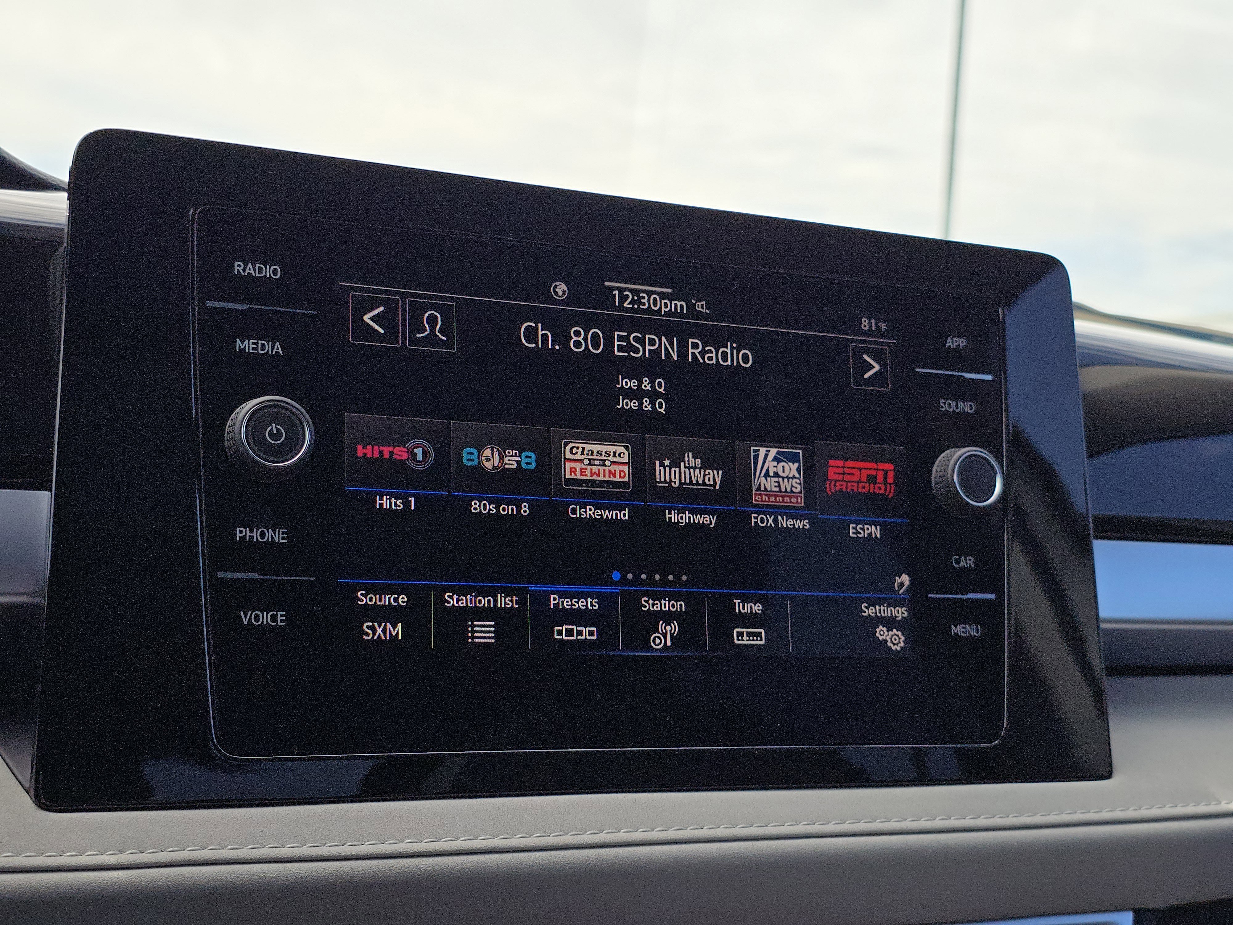 New 2025 Volkswagen Taos SE image 26