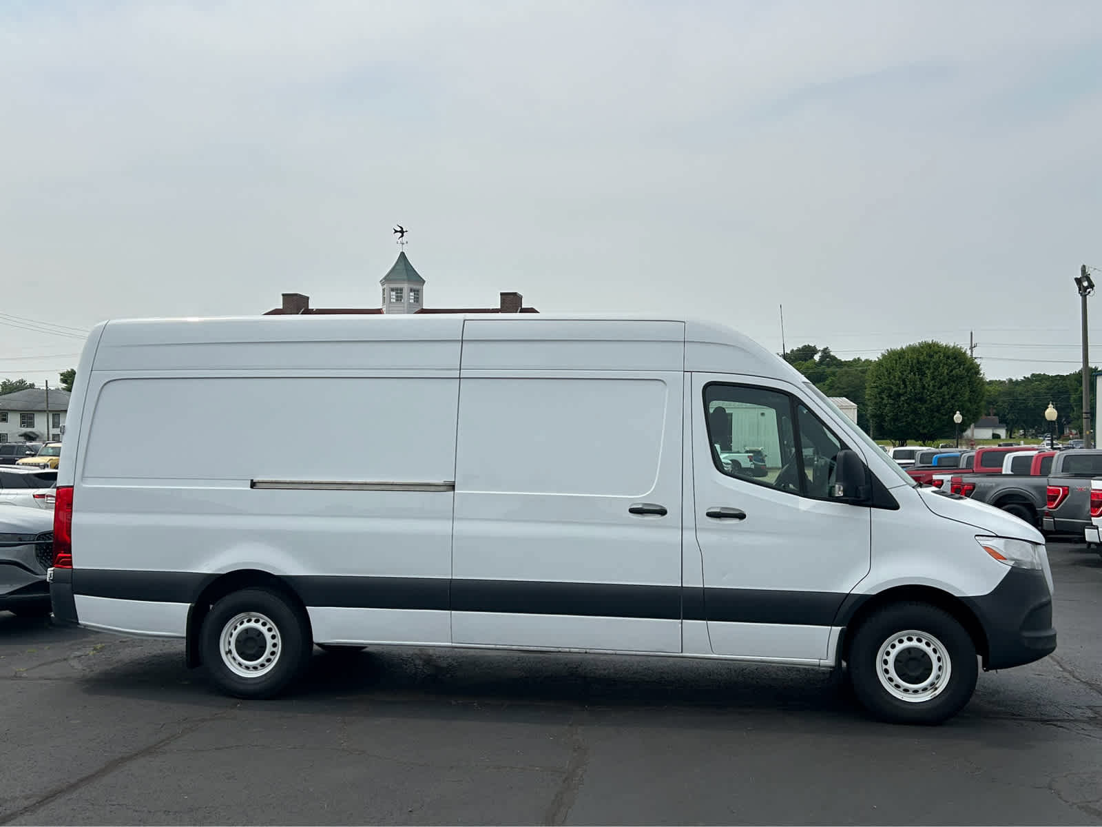 Used 2019 Freightliner Sprinter 3500 image 4