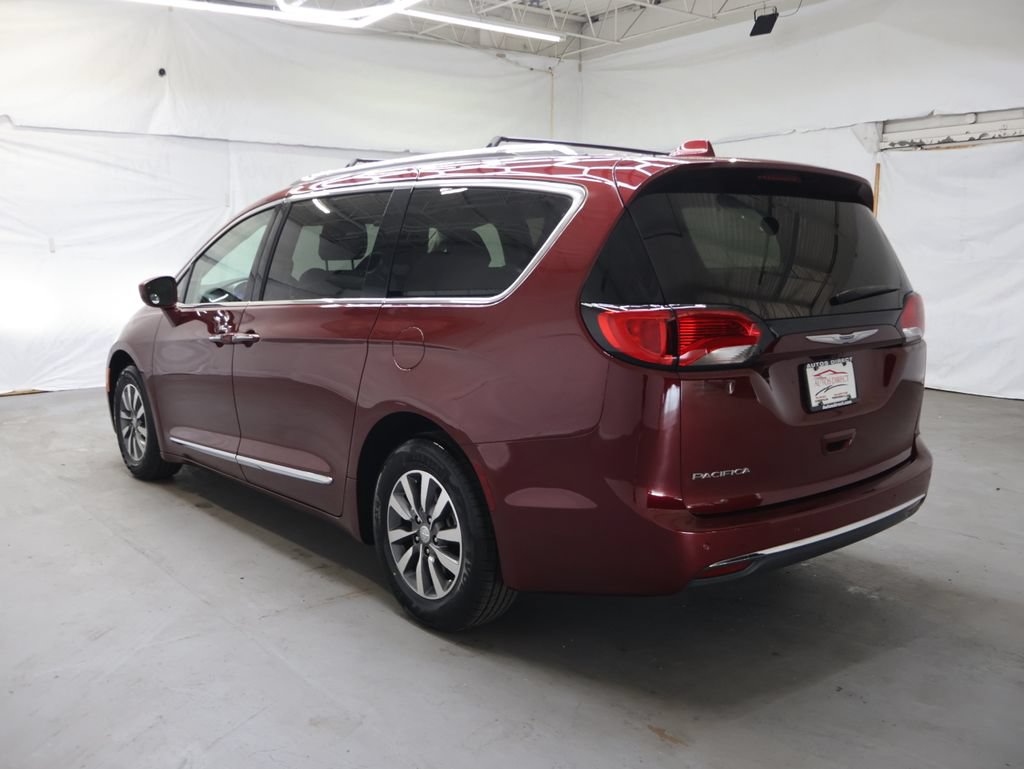 Used 2020 Chrysler Pacifica Touring-L Plus FWD image 5