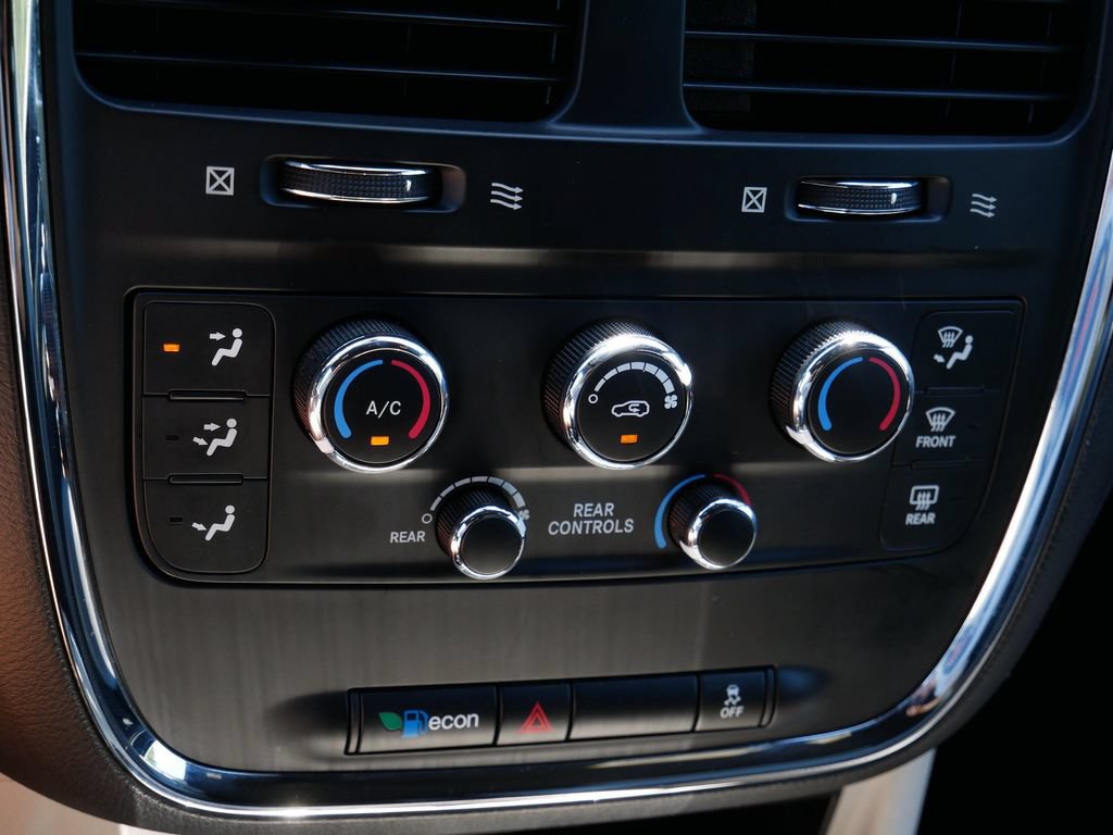 Used 2019 Dodge Grand Caravan SXT FWD image 24