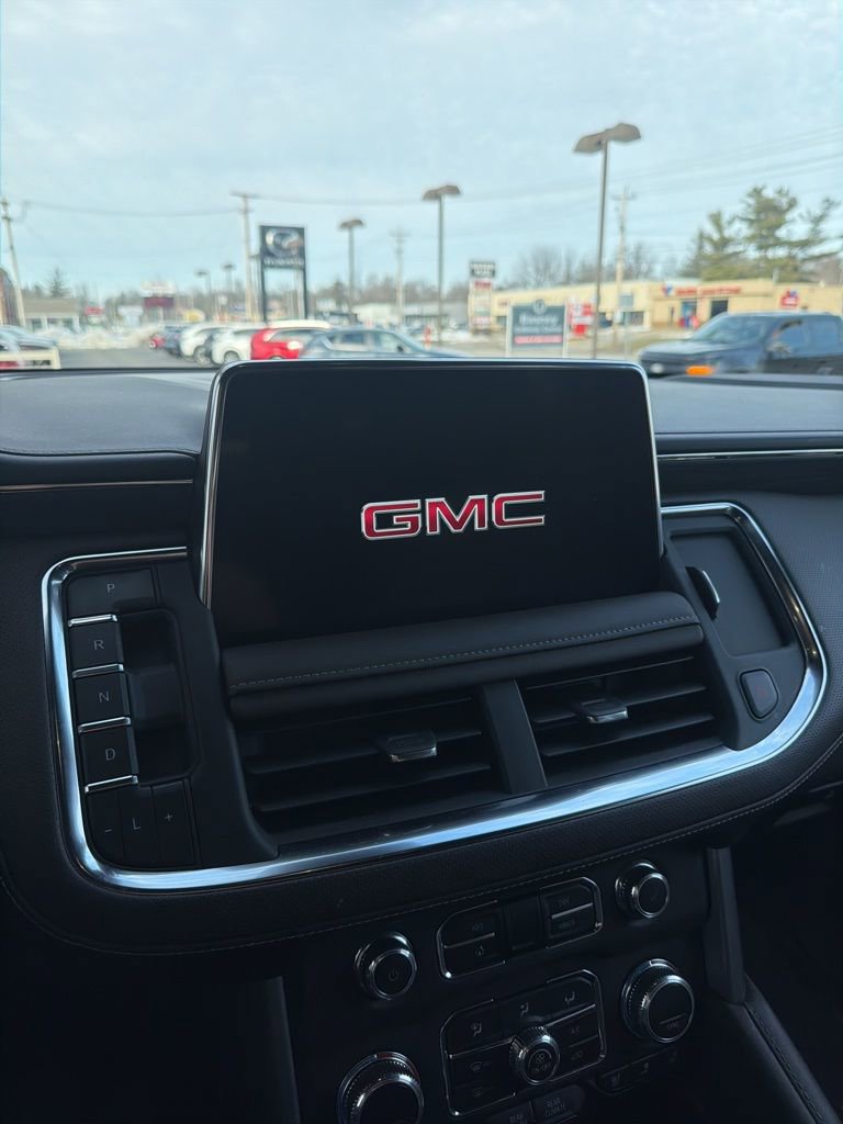 Used 2023 GMC Yukon SLT w/ SLT Luxury Package image 38