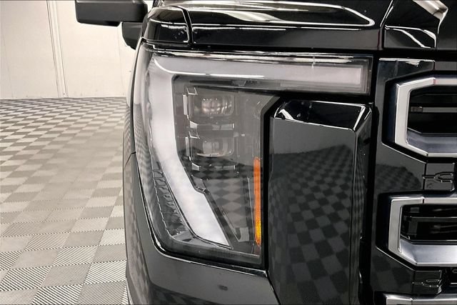 Used 2025 GMC Sierra 2500 AT4 w/ AT4 Premium Plus Package AWD/4WD image 36