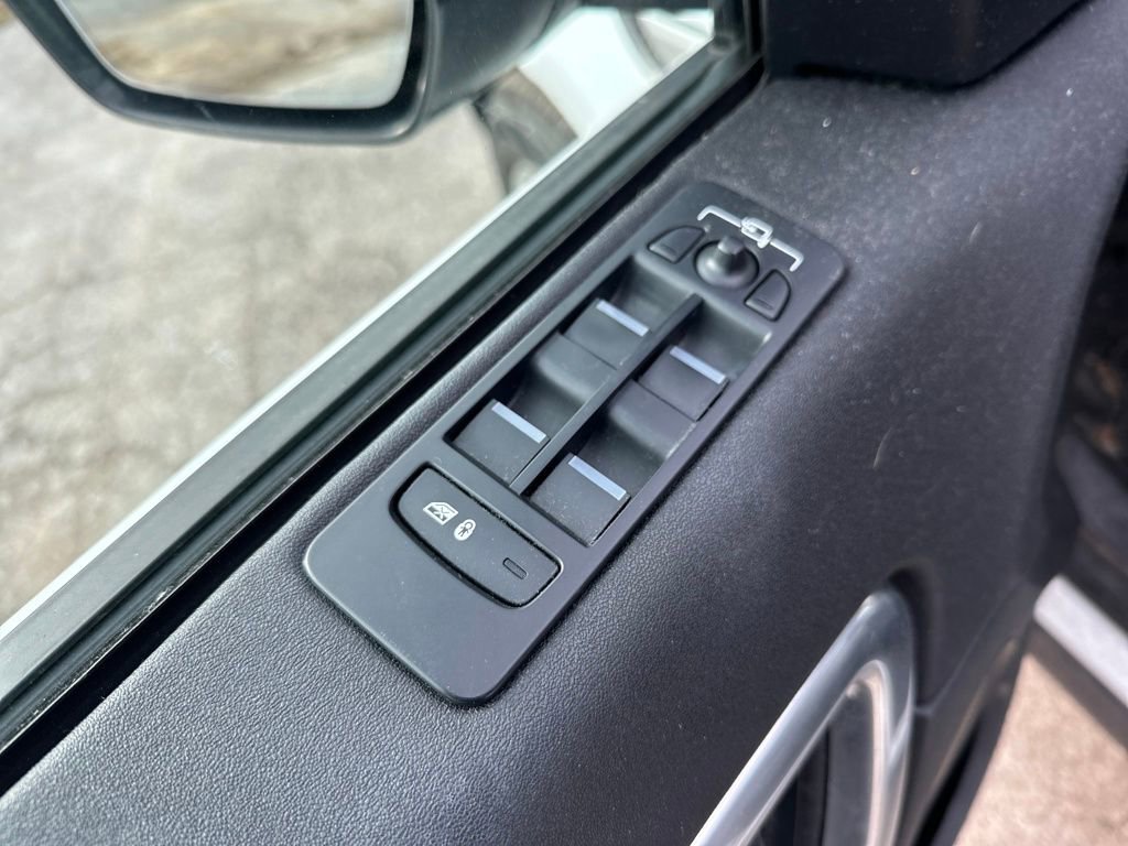 Used 2018 Land Rover Discovery Sport HSE image 6