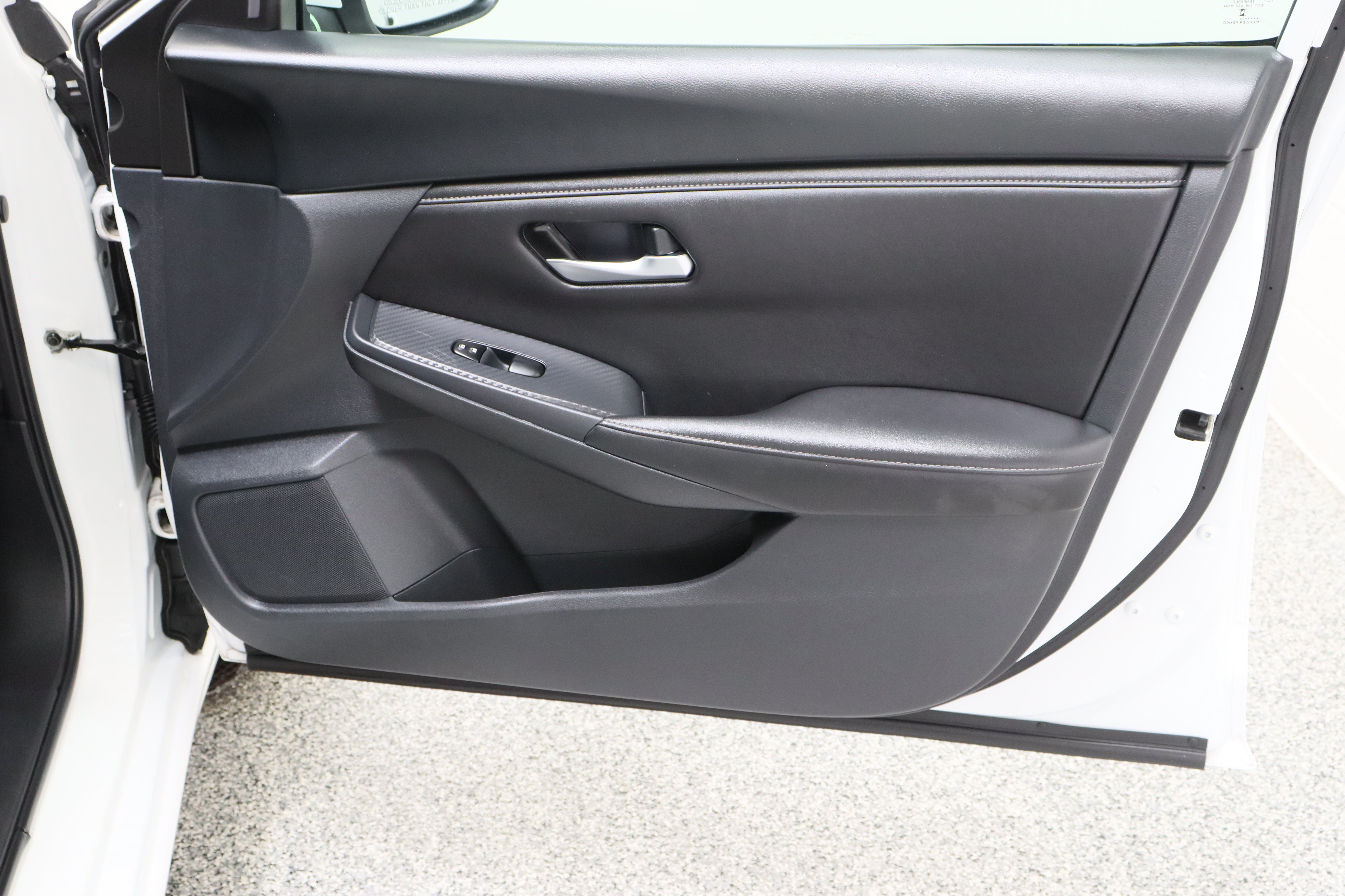 Used 2024 Nissan Sentra SV FWD image 33