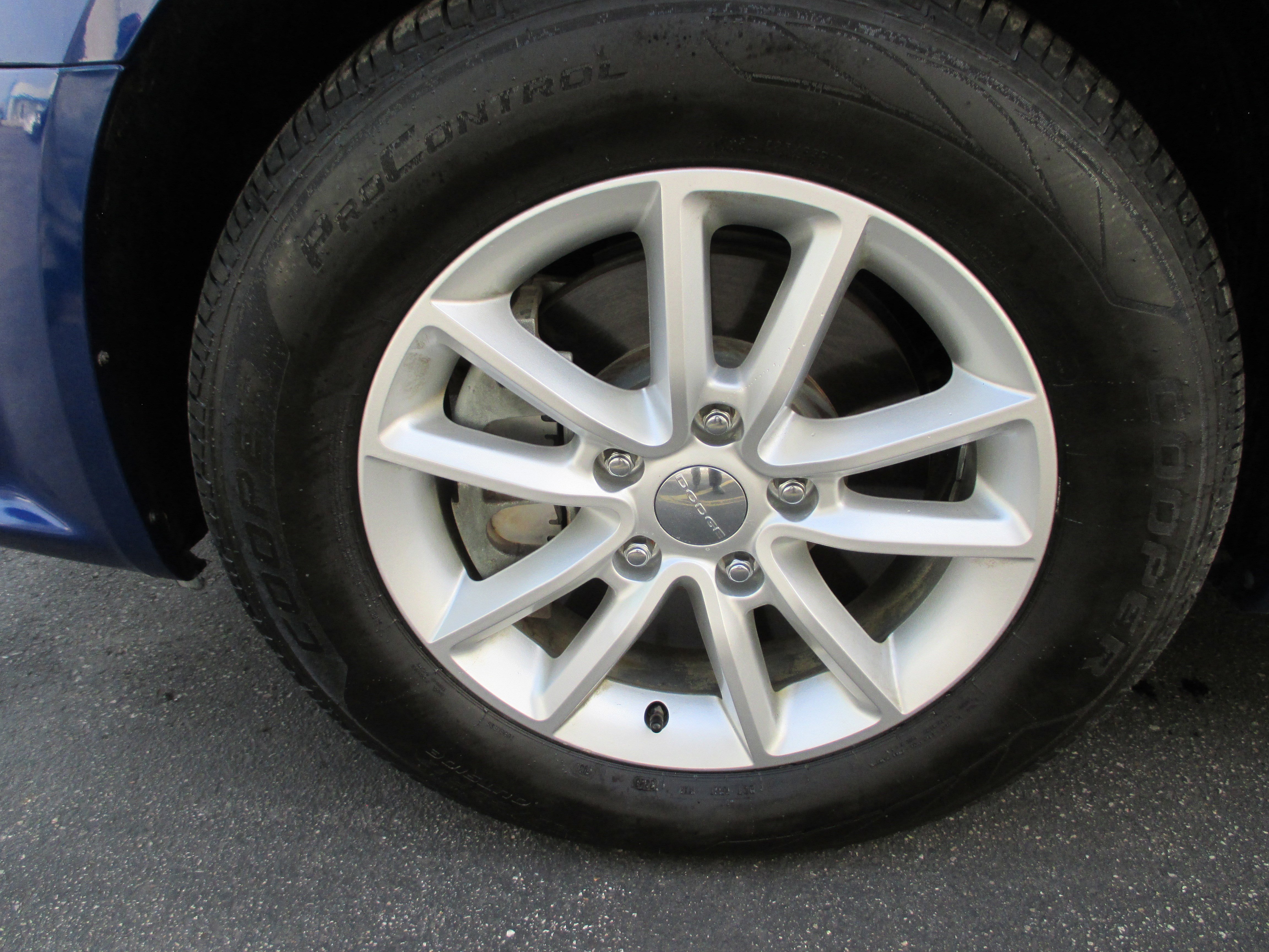 Used 2018 Dodge Grand Caravan SXT image 9