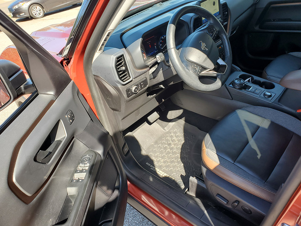 Used 2023 Ford Bronco Sport Outer Banks w/ Tech Package AWD/4WD image 6